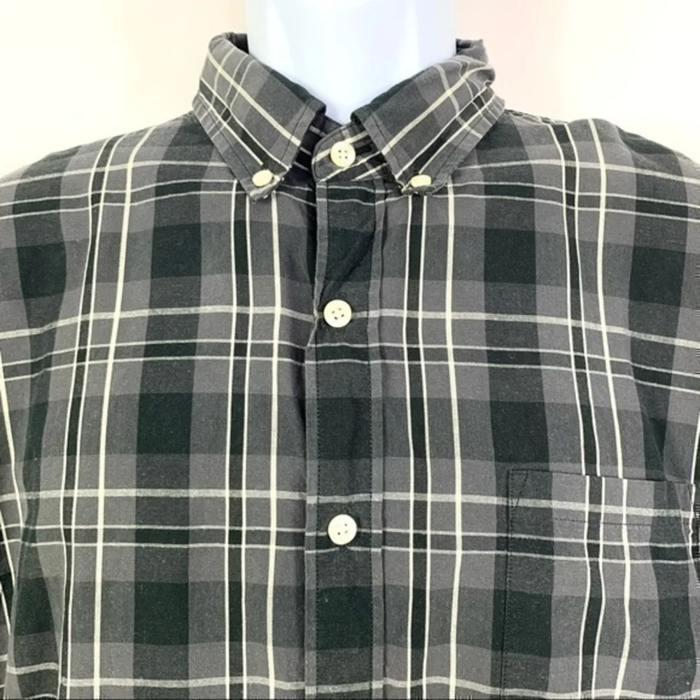 J.Crew Men’s Shirt black plaid buttons Down L